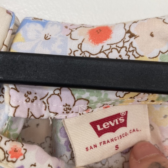 Levi’s Floral Puff Short Sleeve Blouse - Picture 5 of 8